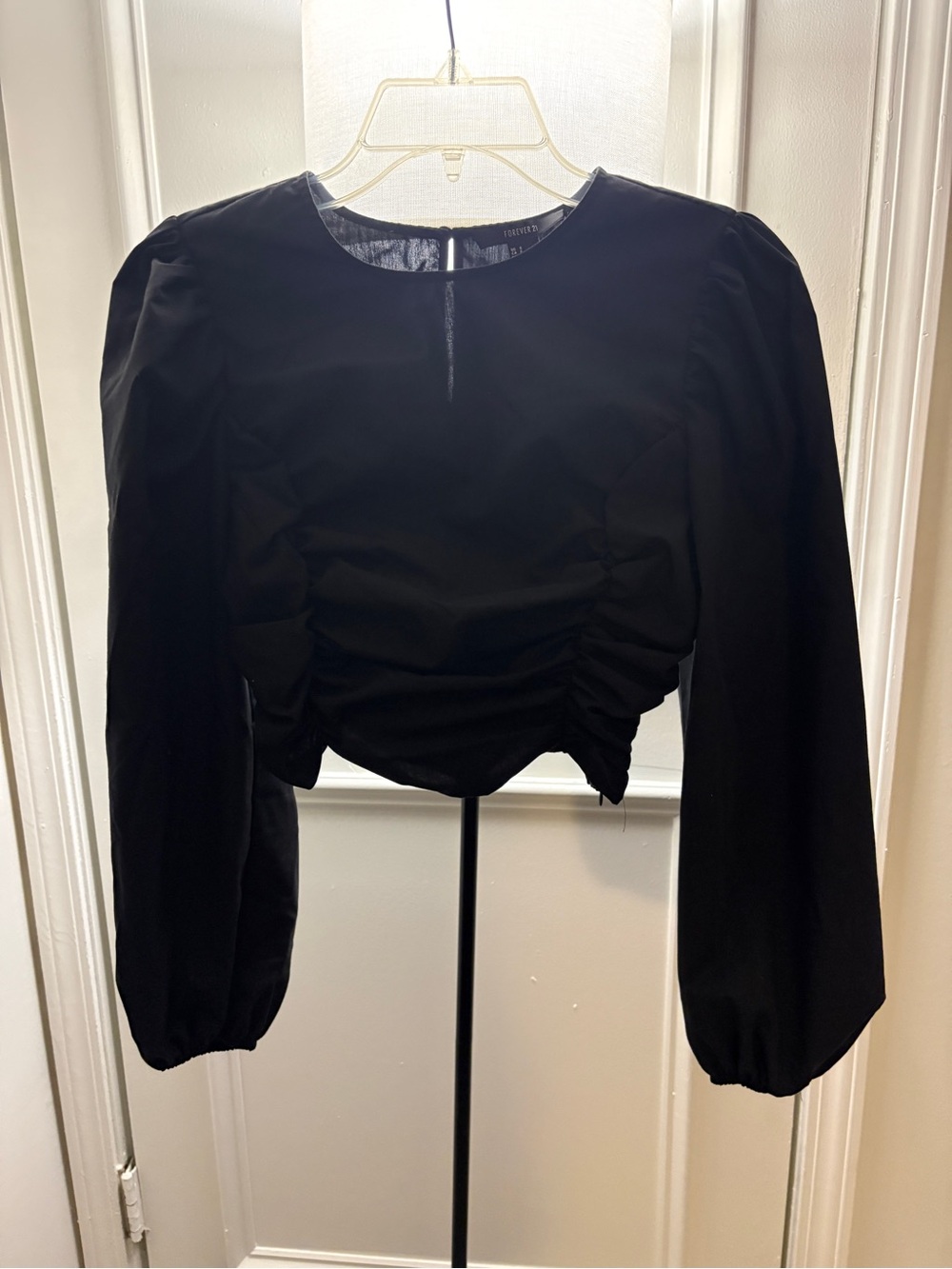 Forever 21 Black Ruched Puff-Sleeve Crop Top